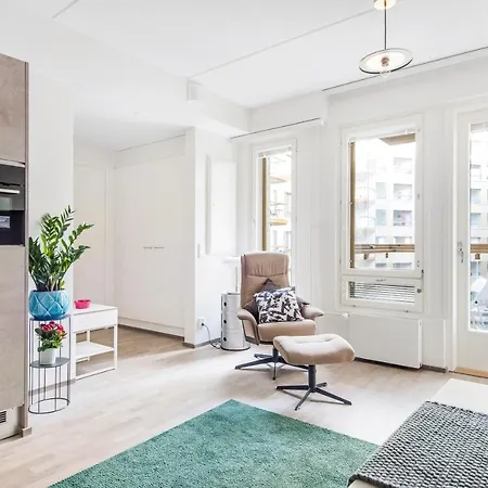 Wehost Luxurious Shoreside With Balcony Huoneisto